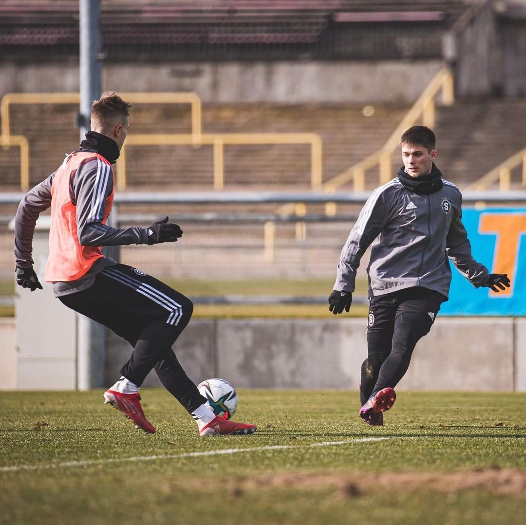 ?️ Sparta odehraje domácí utkání s Varnsdorfem na Stadionu Evžena Rošického ve středu od 13:00.

?️ Předprodej vstupenek začíná v úterý v 16:00. #acspartab